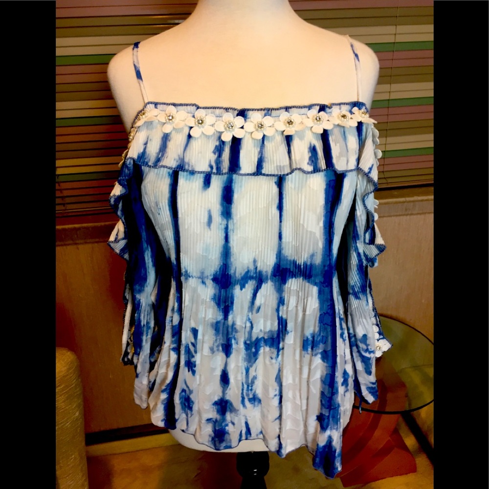 Sexy, classy and sassy top